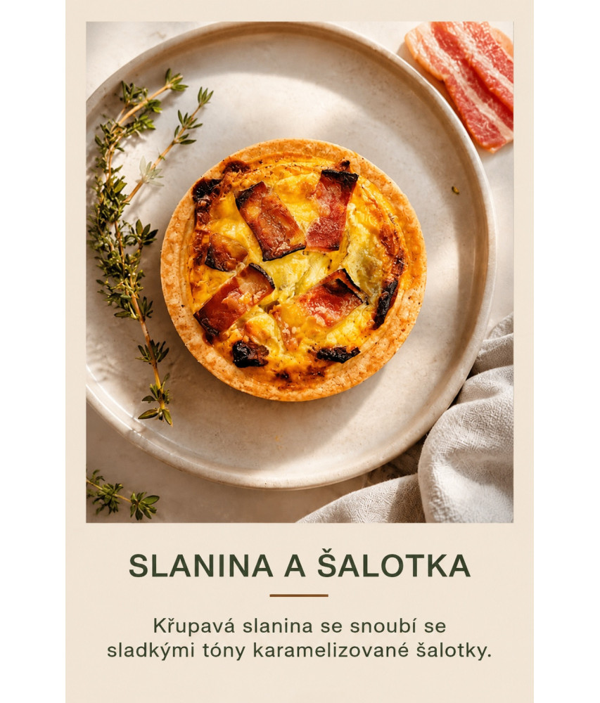 Křupavá slanina s karamelizovanou cibulkou.