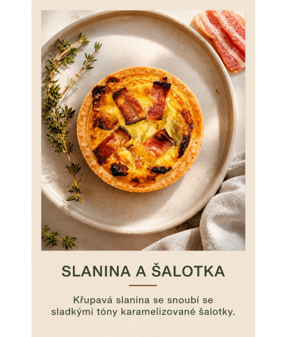 Křupavá slanina s karamelizovanou cibulkou.